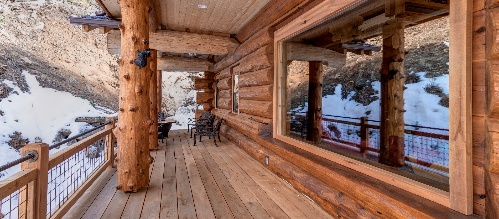the Forsythe's Beautiful Western Red Cedar Log Home